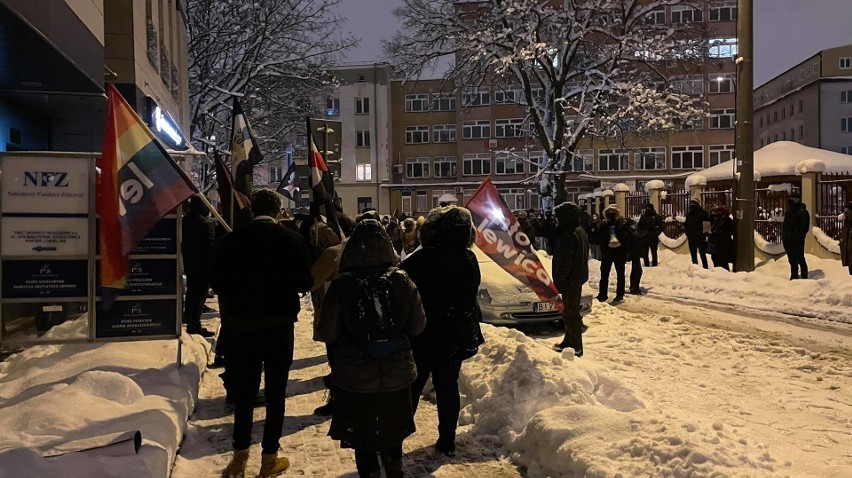 Strajk kobiet w Białymstoku przed siedzibą PiS. Manifestacja...