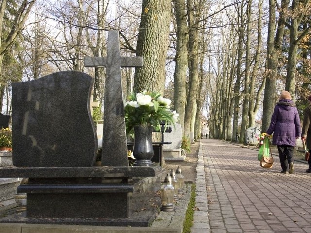 Większość rodzin osób zmarłych chce, aby pogrzeby ich bliskich odbywały się na starym cmentarzu. Fot. PK