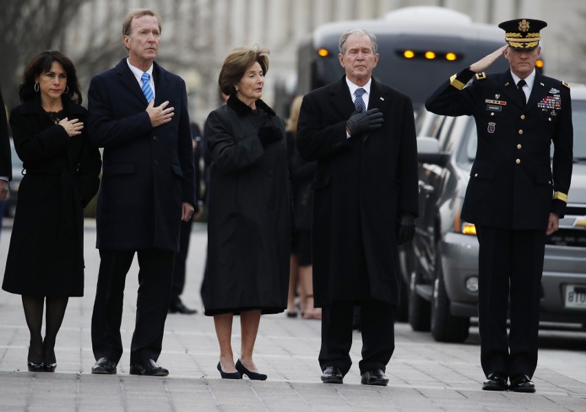 Pogrzeb George'a Busha seniora [ZDJĘCIA] 41. prezydenta USA...