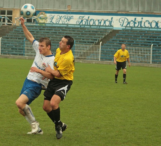Sebastian Pisarek (w białej koszulce), najskuteczniejszy strzelec Igloopolu w poprzednim sezonie, w meczu z JKS strzelił swoją pierwszą bramkę w tegorocznych rozgrywkach.
