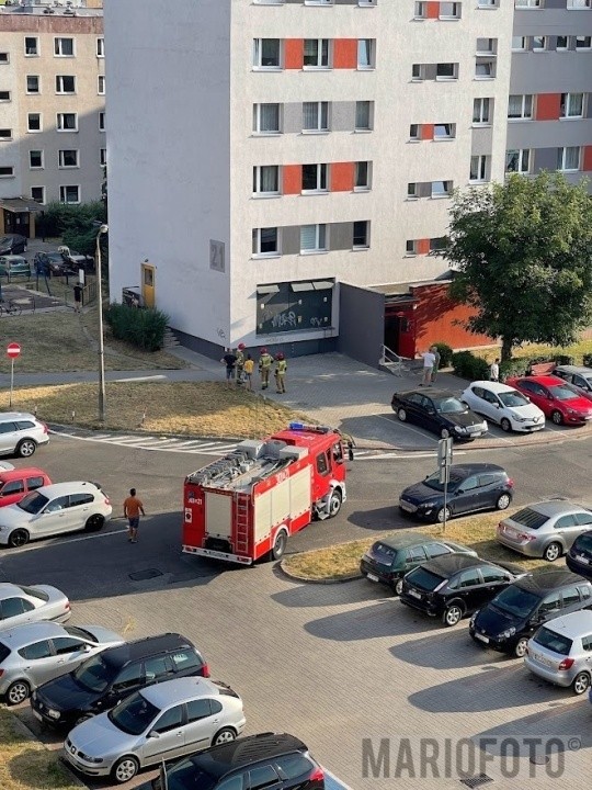 Pożar w rozdzielni elektrycznej na ul. Jana Bytnara Rudego w Opolu. Na miejscu straż i pogotowie energetyczne