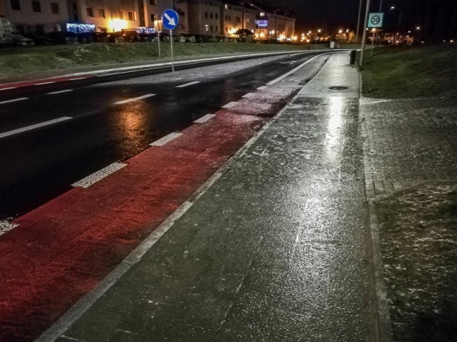 Wieczorem i w nocy z niedzieli na poniedziałek na drogach w Kujawsko-Pomorskiem zrobi się niebezpiecznie. Ma padać marznący deszcz