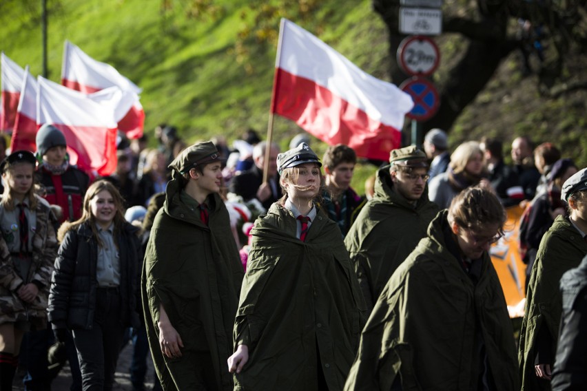 Kraków. Pochód patriotyczny z Wawelu na Rynek [ZDJĘCIA]