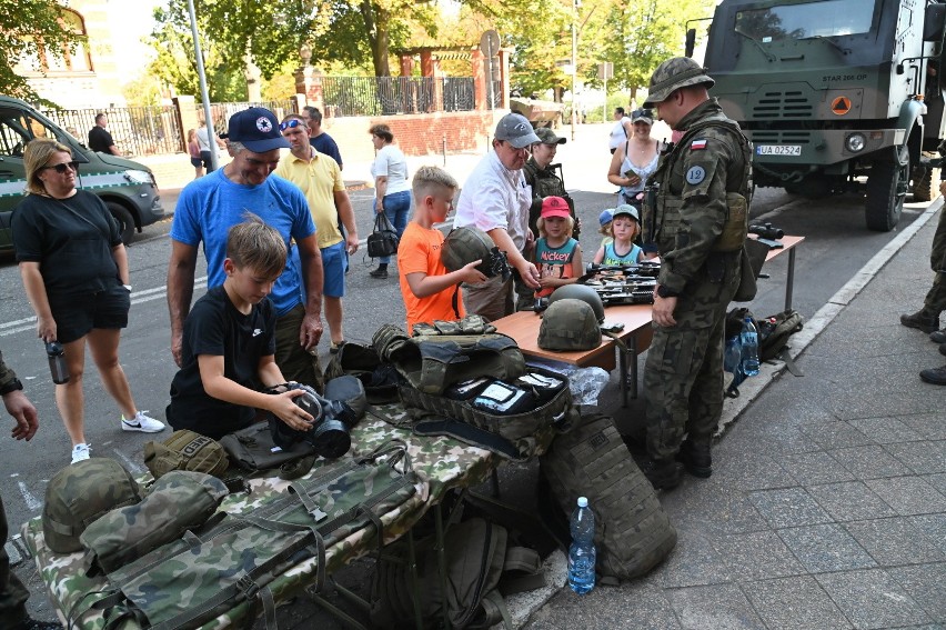 W Łasku odbył się piknik wojskowy okazji 102. rocznicy...