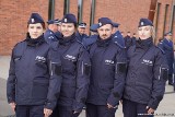 Ślubowanie policjantów we Wrocławiu. Przybędzie nam 60 nowych funkcjonariuszy. Zobaczcie film i zdjęcia