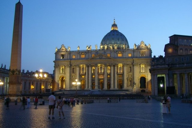 Papież Franciszek będzie przewodniczył godzinnej adoracji eucharystycznej w bazylice św. Piotra.
