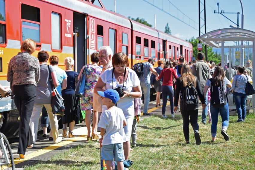 Nowy Sącz. Pasażerowie szynobusu: „Musi jeździć częściej i do dworca PKP"