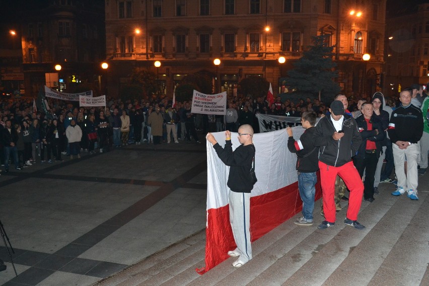 Bielsko-Biała: Pikieta przeciwko imigrantom  [ZDJĘCIA]