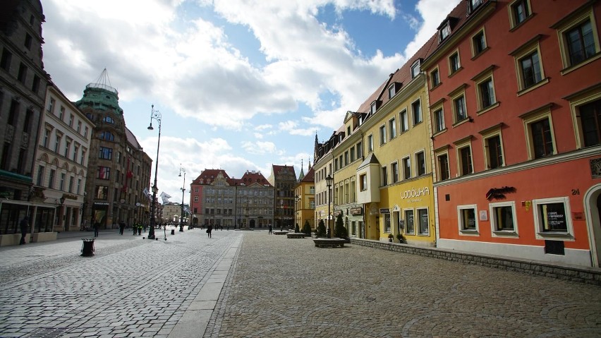 Tak wygląda Wrocław. Zobacz zdjęcia opustoszałego miasta!
