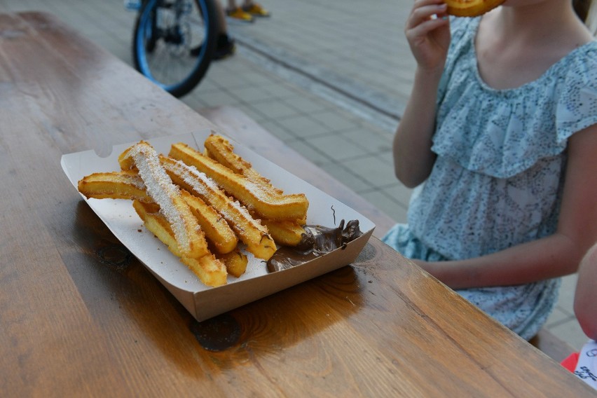 Amatorzy food trucków mogą świętować, ponieważ do Poznania...