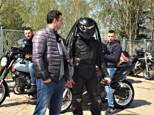 W sobotę w Suwałkach oficjalnie otwarto sezon motocyklowy. Wzięło w nim udział około 400 motocyklistów.Zobacz także: Najbardziej tajemnicze miejsce na Podlasiu. Nawet szatan nie miał tu wstępu (zdjęcia)