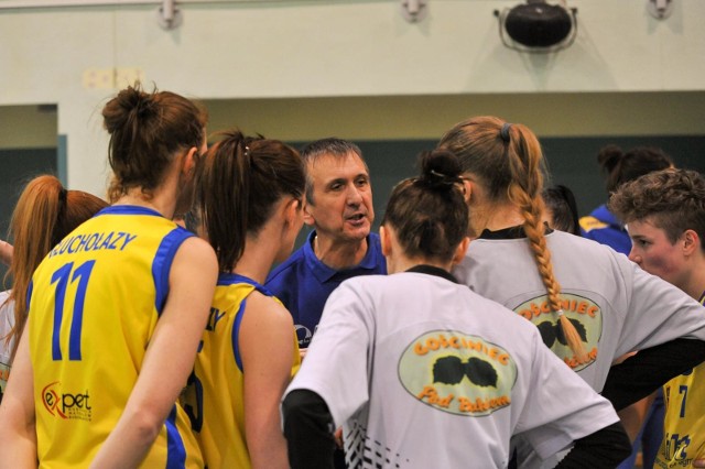 Tadeusz Widziszowski to nie tylko trener zespołu seniorek, ale i młodszych koszykarek. Od lat współtworzy basket w Głuchołazach.