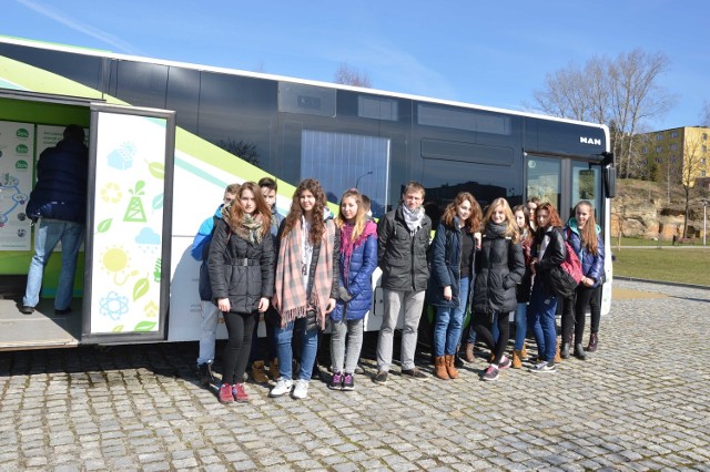 W środę energetyczny autobus zwiedzali uczniowie Gimnazjum nr 1 w Starachowicach.