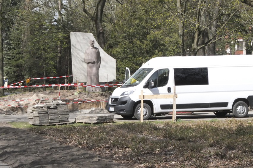 Oprócz nowych elementów tzw. małej architektury teren Parku...