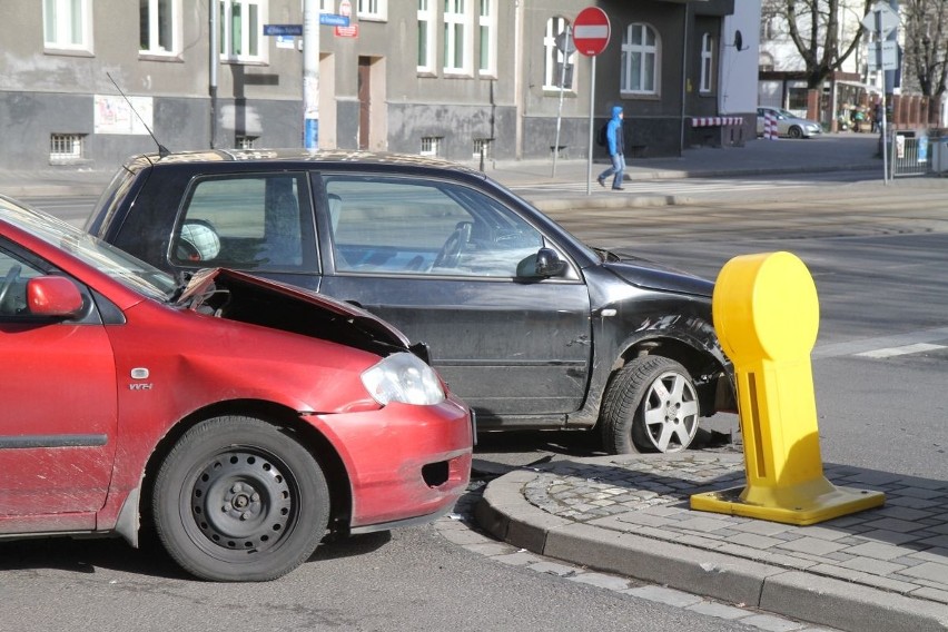 Wypadek na skrzyżowaniu Sienkiewicza i Bujwida
