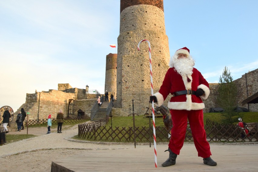 Święty Mikołaj na zamku w Chęcinach rozdawał dzieciom prezenty [WIDEO, ZDJĘCIA]
