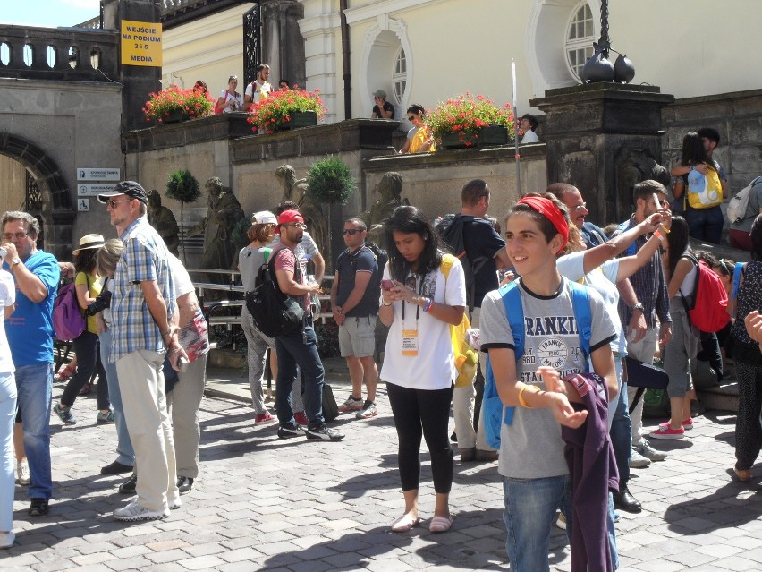 Uczestnicy Światowych Dni Młodych przybywają Na Jasna Górę