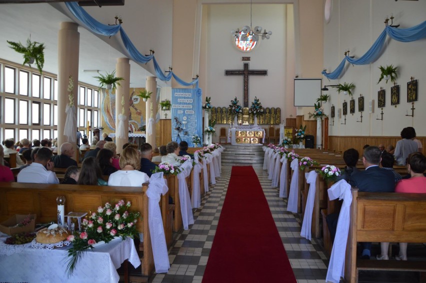 Pierwsza komunia święta w parafii św. Floriana w Bedlnie [Zdjęcia]