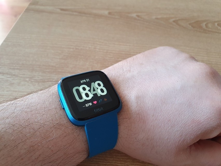 Fitbit Versa Lite Edition, czyli najtańszy smartwatch w ofercie amerykańskiego producenta. Jaka jest „odchudzona” wersja popularnej Versy?