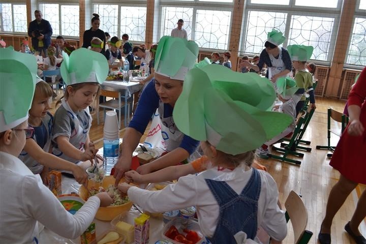 Uczniowie Szkoły Podstawowej nr 50 w Częstochowie z ogromnym...