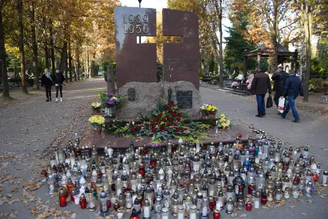 Na cmentarzu przy ul. Żwirowej pochowanych jest już kilkadziesiąt tysięcy osób.