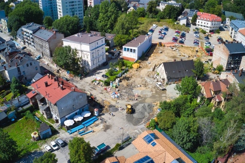 Budowa ronda w rejonie targowiska i zbiegu ulic Lompy i...