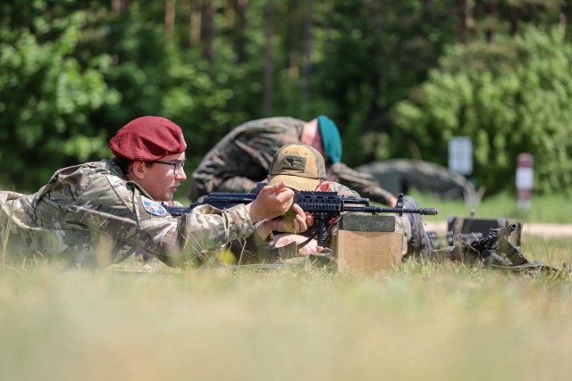 Szef MON Mariusz Błaszczak poinformował, że wkrótce rusza kolejna edycja bezpłatnych szkoleń „Trenuj z wojskiem”