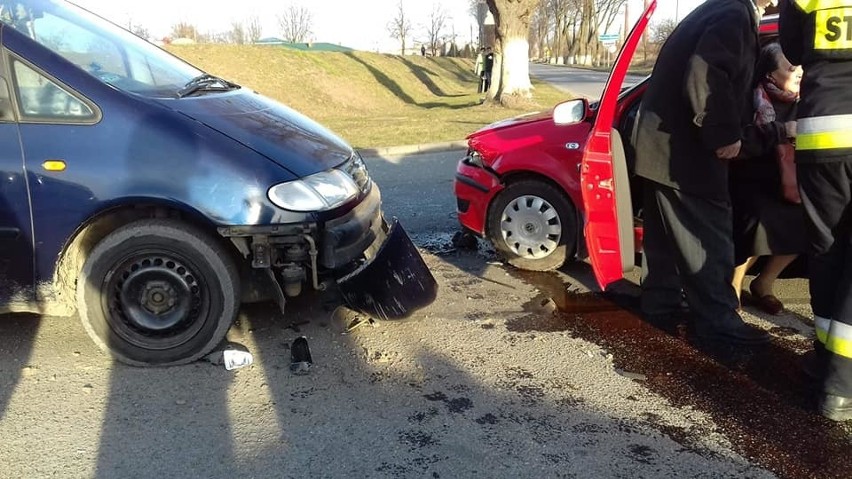 Wypadek trzech samochodów pod Wrocławiem (ZDJĘCIA)