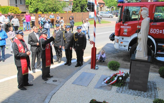 W ostatnią sobotę 19 maja w Przysusze odbyły się Powiatowe Obchody Dnia Strażaka. Były podziękowania składane na ręce strażaków, gratulacje i odsłonięcie pomnika świętego Floriana - patrona wszystkich druhów. 