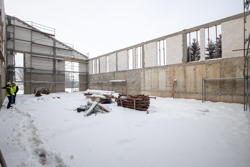 Trwa wielka rozbudowa szkoły w Godowie w gminie Pawłów. Zobacz co powstaje [ZDJĘCIA]