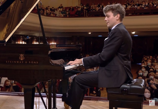 W niedzielę 13.11, recital fortepianowy da Szymon Nehring, który był finalistą XVII. Konkursu Chopinowskiego.