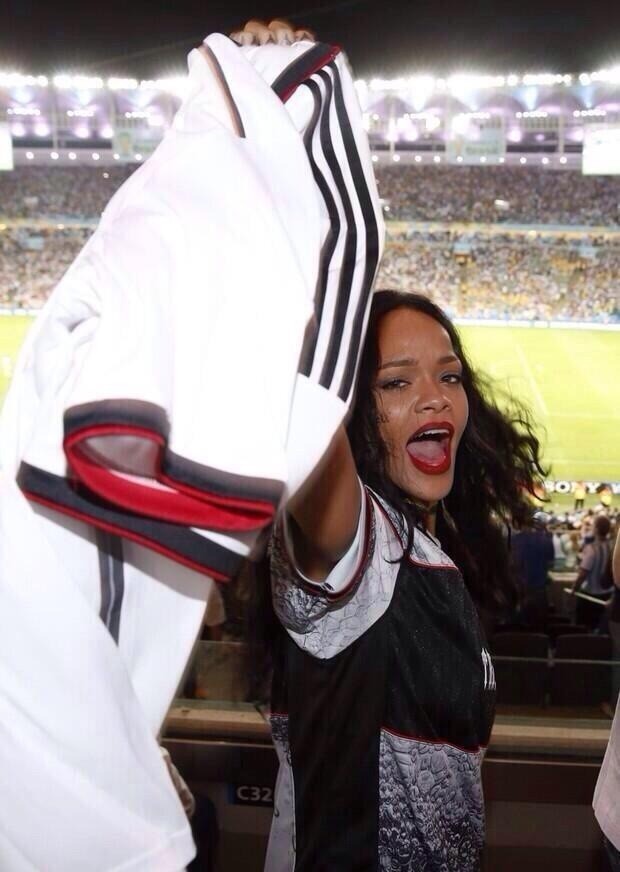 Rihanna cieszyła się z mistrzowskiego tytułu reprezentacji...
