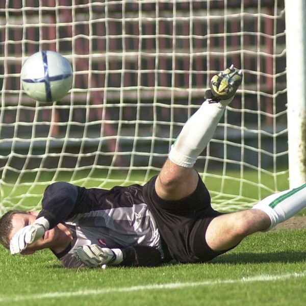 Łukasz Jankowski w ostatnich dwóch meczach, aż 7 razy wyciągał piłkę z siatki. 