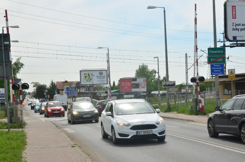 Ogromne korki tworzyły się także na przejeździe przy ul....