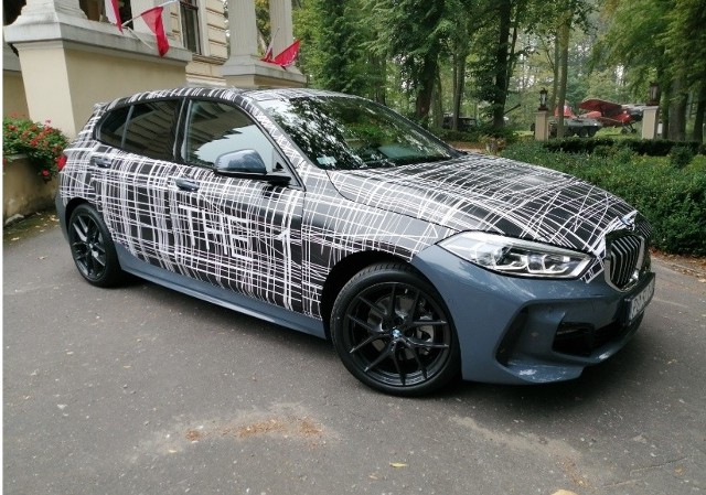 Poznań Najnowsze BMW trzeciej generacji jeździ po ulicach