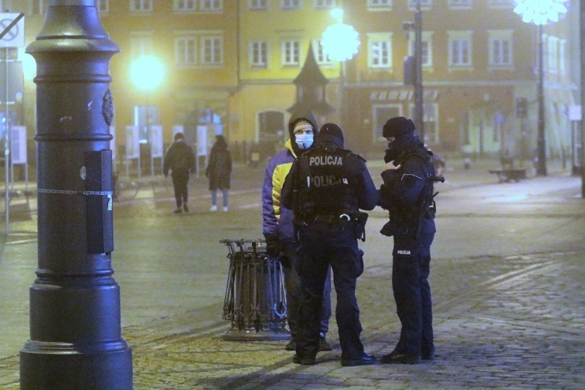 Policja nie pozwalała witać Nowego Roku na wrocławskim Rynku