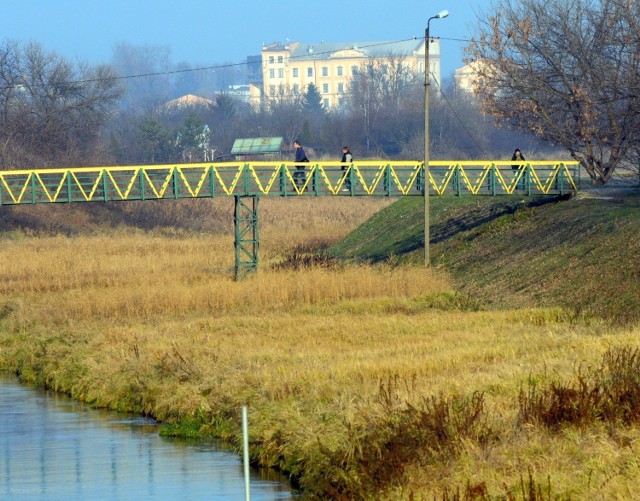 Właściciele, którzy snuli plany dotyczące budowy domów, bądź budynków podlegających pod  działalność gospodarczą, dowiedzieli się, że nie będą mogli wybudować ich na własnych działkach. Dlaczego? Ponieważ część Bronowic to tereny zalewowe