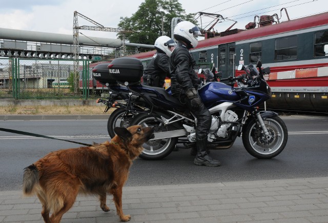 W sezonie letnim część policjantów "drogówki" przesiada się na motocykle