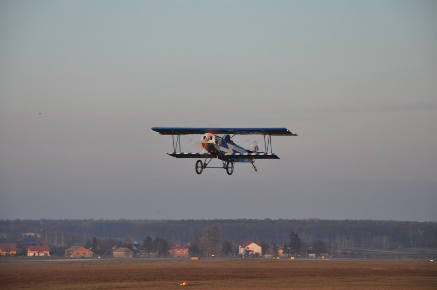 Jeden z Fokkerów DVII w czasie oblotu