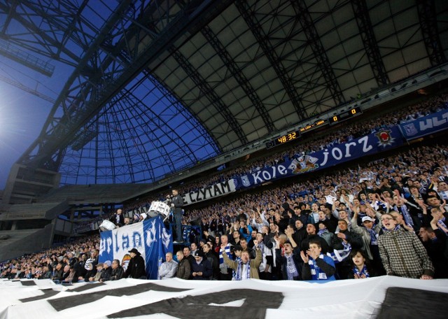 Kibice Lecha nie chcą opuszczać trybun stadionu przy Bułgarskiej, ale nie chcą też ponosić dodatkowych kosztów związanych z reformą ligi