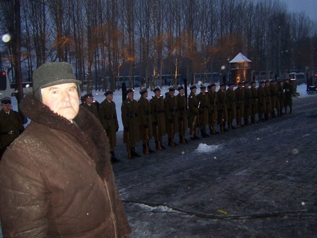 Stanisław Płyta podczas 60. rocznicy wyzwolenia obozu Oświęcim-Brzezinka w 2005 roku.