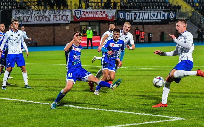 W meczu 17. kolejki III ligi piłki nożnej Zawisza Bydgoszcz...