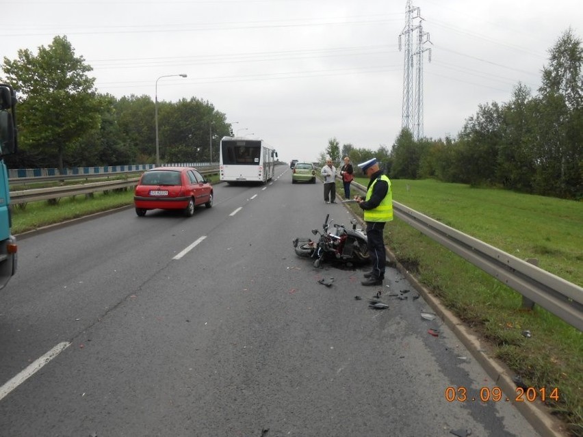 Wypadek motocyklisty w Bytomiu na ul. Wrocławskiej. Ranna motocyklistka [ZDJĘCIA]