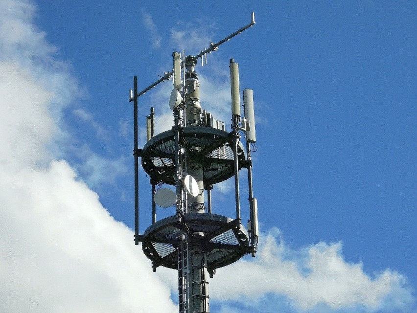 Telekomy chcą zwiększenia mocy swoich nadajników. Co to dla nas oznacza?. MAPA, IFOGRAFIKA