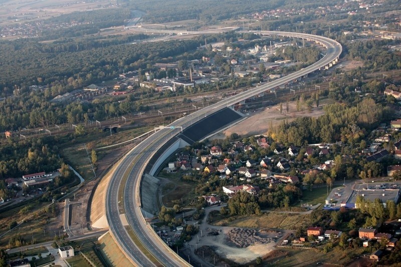 Na wiadukcie na nad autostradą A1 w Celinach rozpoczął się...