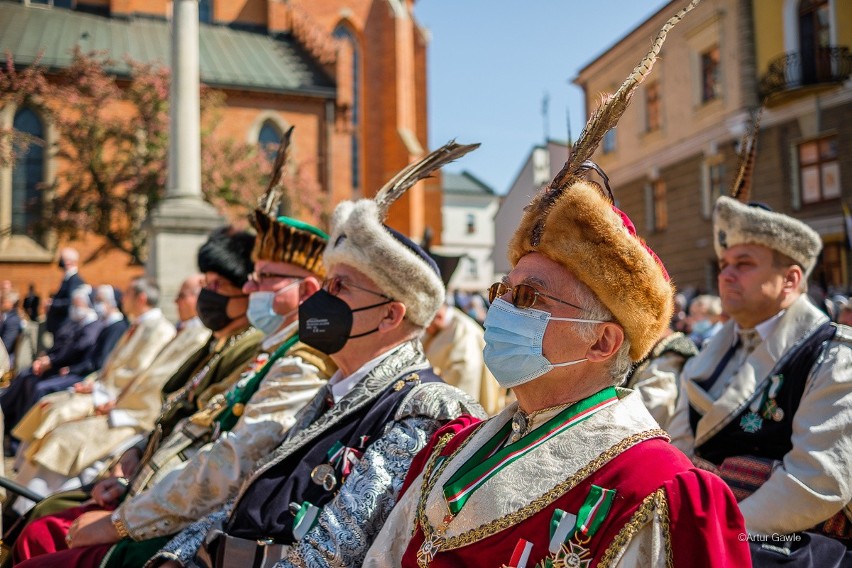 Tarnów. Ulicami miasta przeszła tłumna procesja Bożego Ciała [ZDJĘCIA] 3.06.2021