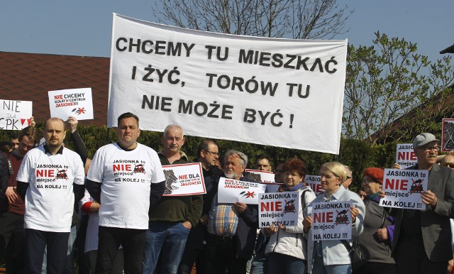 Protest przeciwko CPK w gminie Trzebownisko.  Inwestycje spowoduje wyburzenie około 50 domów.