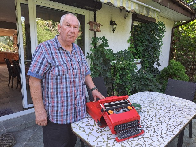 Michał Fajbusiewicz przez wiele lat zbierał maszyny do pisania, teraz przekazał je muzeum