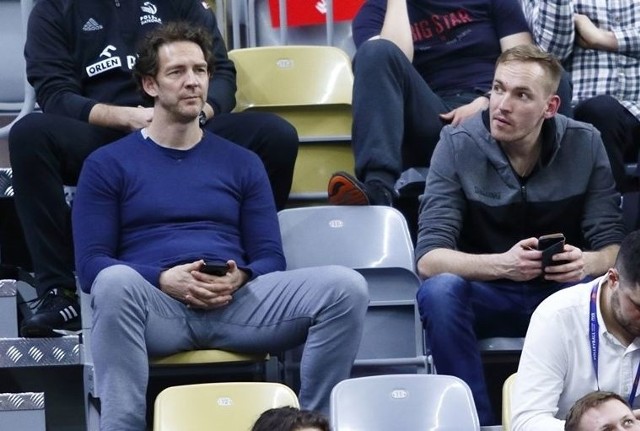Stephane Antiga i Bartłomiej Dąbrowski pilnie przyglądają się meczom Ligi Narodów. Kto wie, może wypatrują nowej zawodniczki do swojej ekipy? Ponoć budowa zespołu jest na ukończeniu