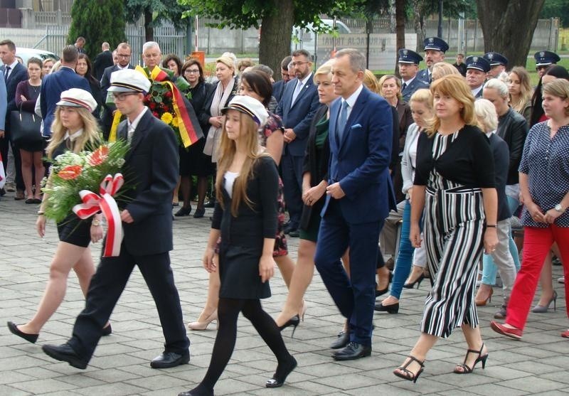 Oświęcim. 78. rocznica pierwszego transportu polskich więźniów do Auschwitz z udziałem przedstawicieli rządu [ZDJĘCIA]